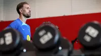 Gelandang Liverpool, Jordan Henderson saat menjalani sesi latihan bersama Timnas Inggris di gym pusat latihan Manchester United, Carrington Training Ground, Manchester (17/6/2023) sebagai persiapan menghadapi Makedonia Utara pada laga Grup C Kualifikasi Euro 2024. (FB/England Football Team)