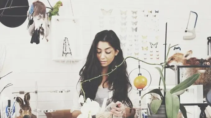 Kisah Gadis Cantik yang Punya Hobi Makan Bangkai Hewan