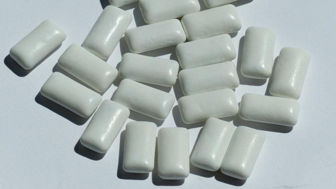 Mengunyah permen karet tanpa gula