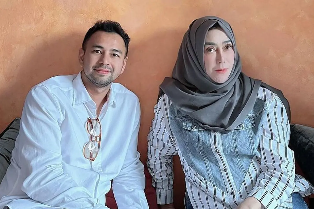 Raffi Ahmad dan Amy Qanita (https://www.instagram.com/p/Csm47xTvWEx/)
