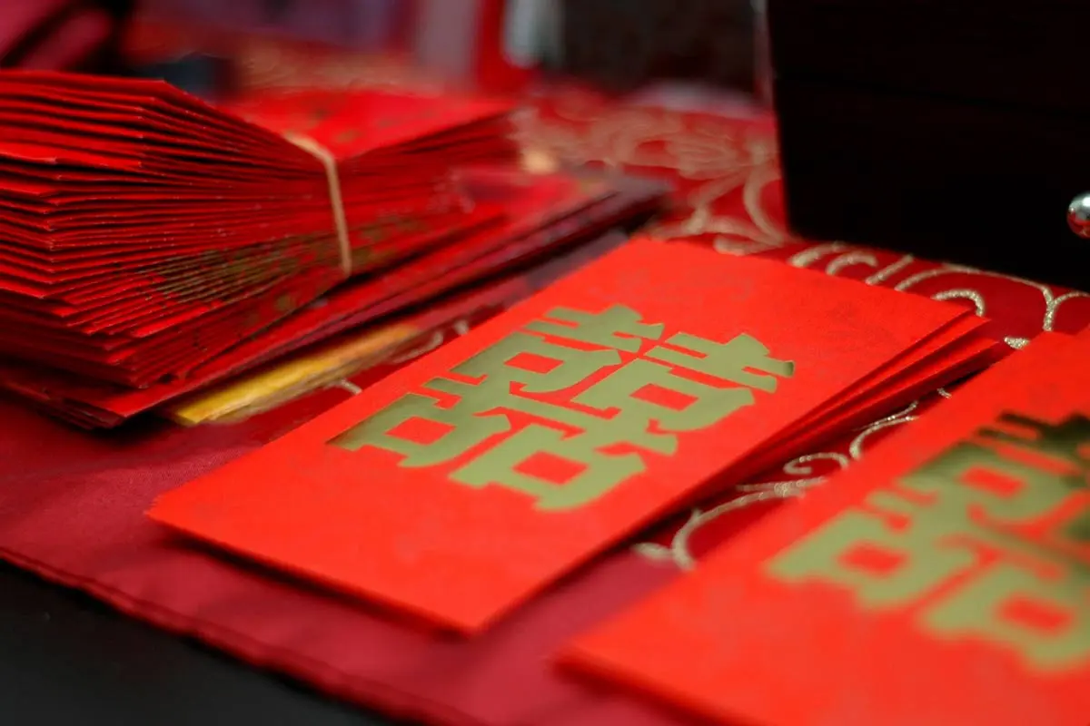 Bukan Angpao, Perusahaan Ini Ngasih Kondom Sebagai Kado Imlek