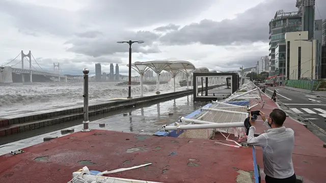 Potret Busan di Korea Selatan Porak Poranda Dihantam Topan Hinnamnor