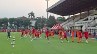 Momen Unik Latihan Timnas Indonesia di Stadion STIK Jakarta: Penghuni Asrama Dilarang Mengambil Foto dan Video!