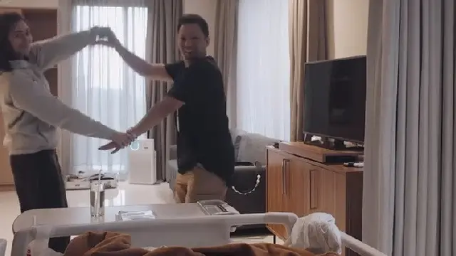 Ringgo Agus Rahman dan Sabai Morscheck Bahagia Operasi Bjorka Lancar (credit: instagram/ringgoagus)