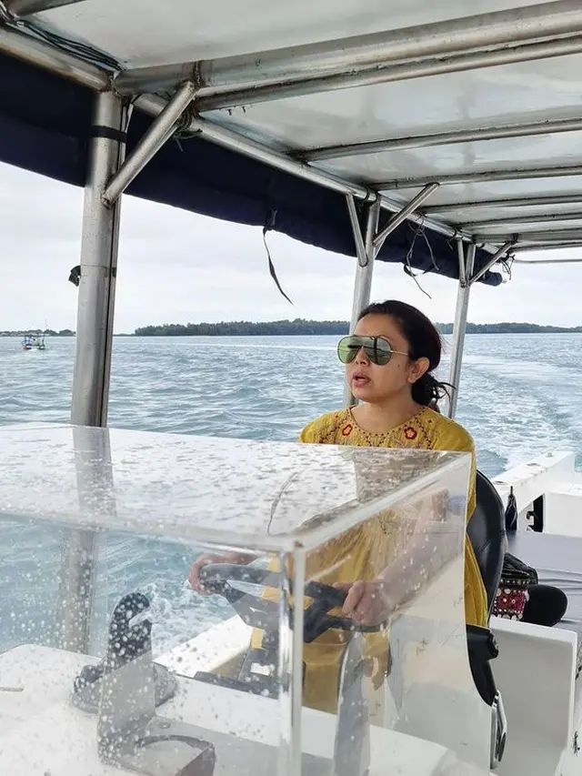 Setir Kapal Sendiri, 6 Potret Liburan Mewah Mayangsari di Bali Bareng Suami