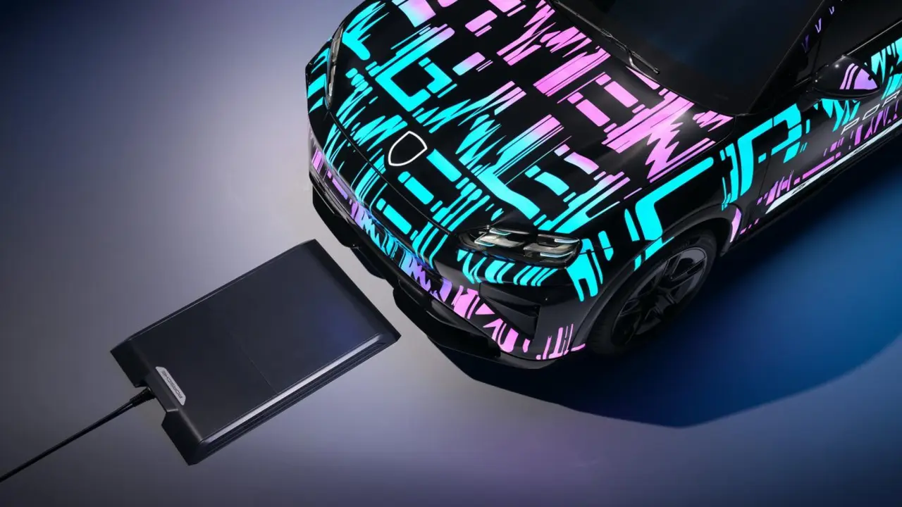 Wireless Charging Porsche Cayenne Electric