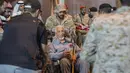 <p>Mereka berasal dari Kuwait, Qatar, Uni Emirat Arab, Mesir, Tunisia, Pakistan, India, Bulgaria, Bangladesh, Filipina, Kanada, dan Burkina Faso. (Saudi Ministry of Media via AP)</p>