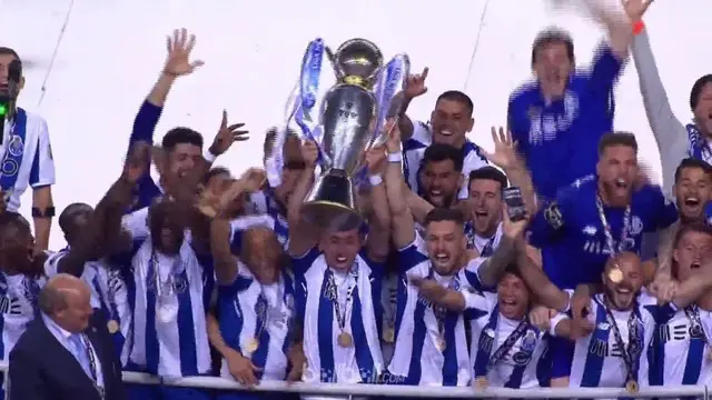 Porto berhasil meraih gelar Liga Portugal ke-28 setelah menaklukkan Feirense 2-1. Thsi video is presented by Ballball.