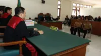 Terdakwa Wahyudi dan Angga terbukti menganiaya yang menyebabkan tiga peserta diksar Mapala UII tewas. (Liputan6.com/Fajar Abrori)