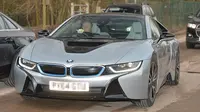 Rooney kedapatan mengendarai BMW i8 pada sesi latihan resmi beberapa jam sebelum melawat ke Liverpool.