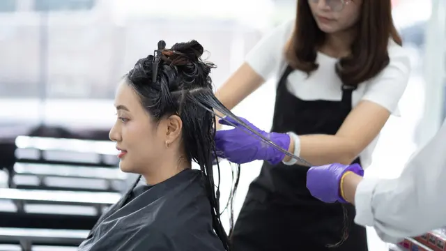 Penyebab Rambut Patah yang Sering Tidak Disadari, Bagaimana Cara Mengatasinya?