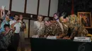 Gubernur DKI Jokowi dan Menteri Pekerjaan Umum Djoko Kirmanto saat menandatangani kesepakatan bersama dan perjanjian kerjasama di Balaikota, Jakarta, (4/9/14).  (Liputan6.com/Herman Zakharia)