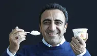 Ingin sejahterakan 2000 karyawannya, Hamdi Ulukaya pun tak segan memberikan 10% saham industri yogurt miliknya.
