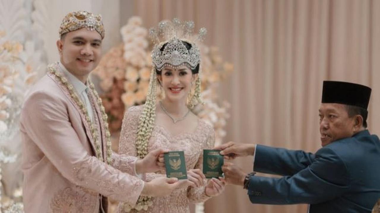Elma Agustin resmi menikah dengan Ihsan Fadlur. (credit:instagram.com/elmaaa_e)