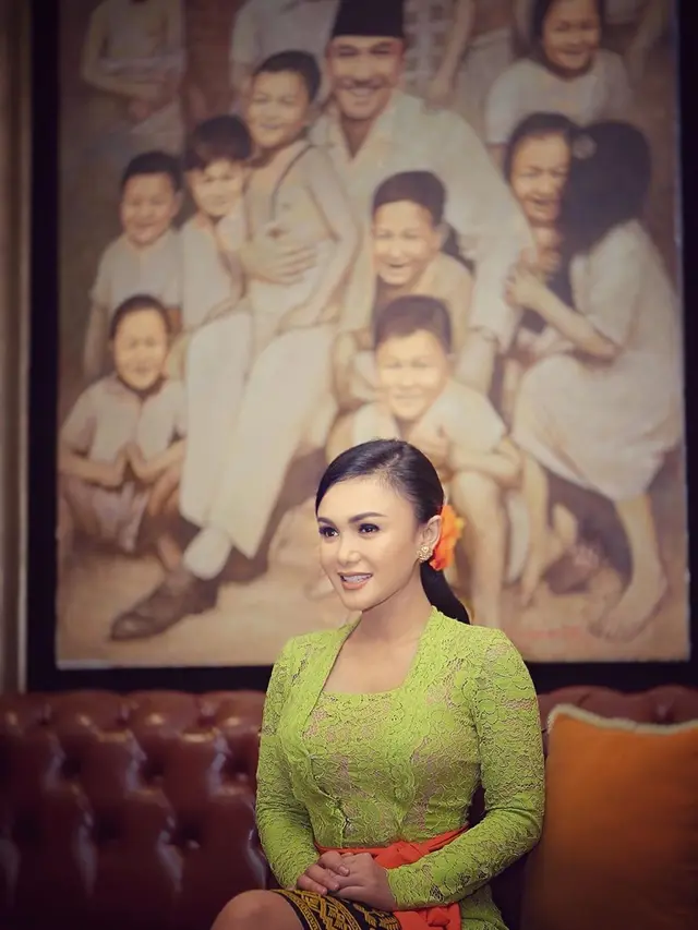 6 Potret Cantiknya Yuni Shara dalam balutan kebaya, Banyak Dipuji Netizen