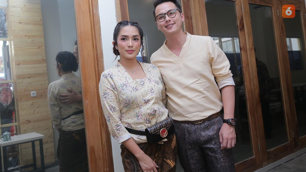 [Fimela] Ussy Sulistiawaty - Andhika Pratama