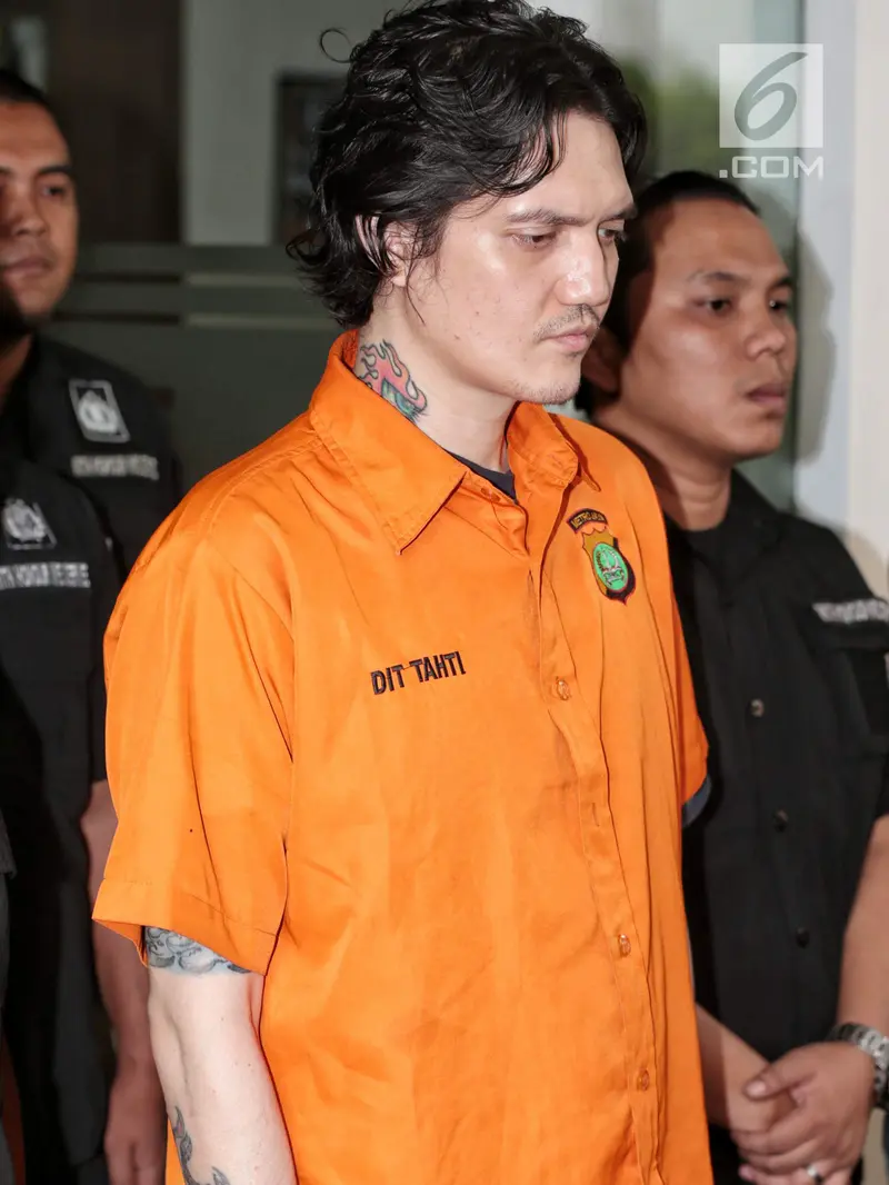 Anak musisi Ahmad Albar, Ozzy Albar