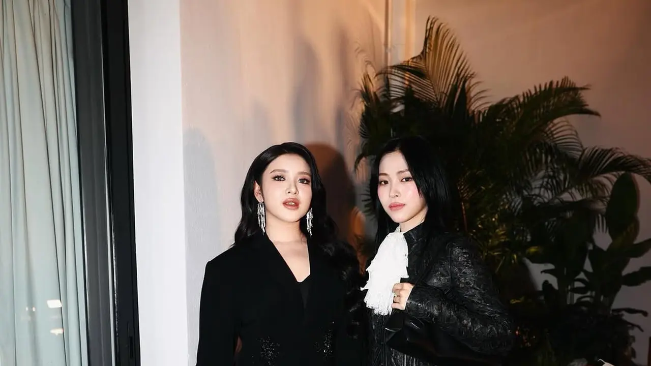 Certified MIDZY, Gaya Kompak Tiara Andini Pose Bareng Idola Ryujin ITZY di Event Ralph Lauren Singapura