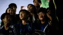 <p>Sejumlah anak-anak Jepang menangis setelah gagal mendapatkan tanda tangan pemain Timnas Jepang, Kaoru Mitoma setelah sesi latihan menjelang laga lanjutan putaran ketiga Kualifikasi Piala Dunia 2026 melawan Timnas Indonesia di Lapangan A, Kompleks Stadion Utama Gelora Bung Karno (SUGBK), Senayan, Jakarta, Rabu (13/11/2024). (Bola.com/Bagaskara Lazuardi)</p>