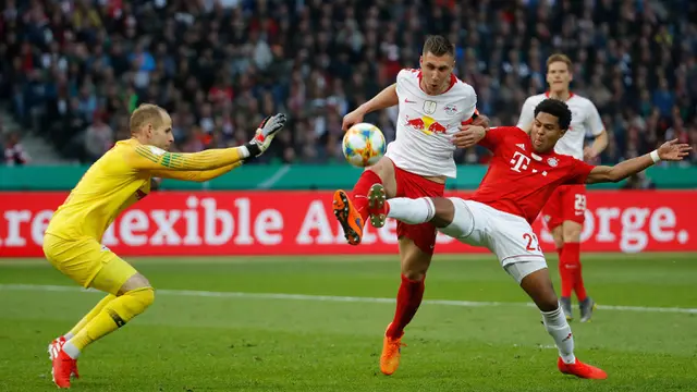FOTO: Robert Lewandowski 2 Gol, Bayern Munchen Sabet DFB Pokal
