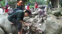 Aktivis di Bogor bersihkan Sungai Ciliwung (Achmad Sudarno/Liputan6.com)