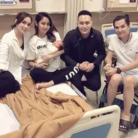 Sara Wijayanto mengunggah foto istri Echon usai melahirkan (Instagram/@sarawijayanto)