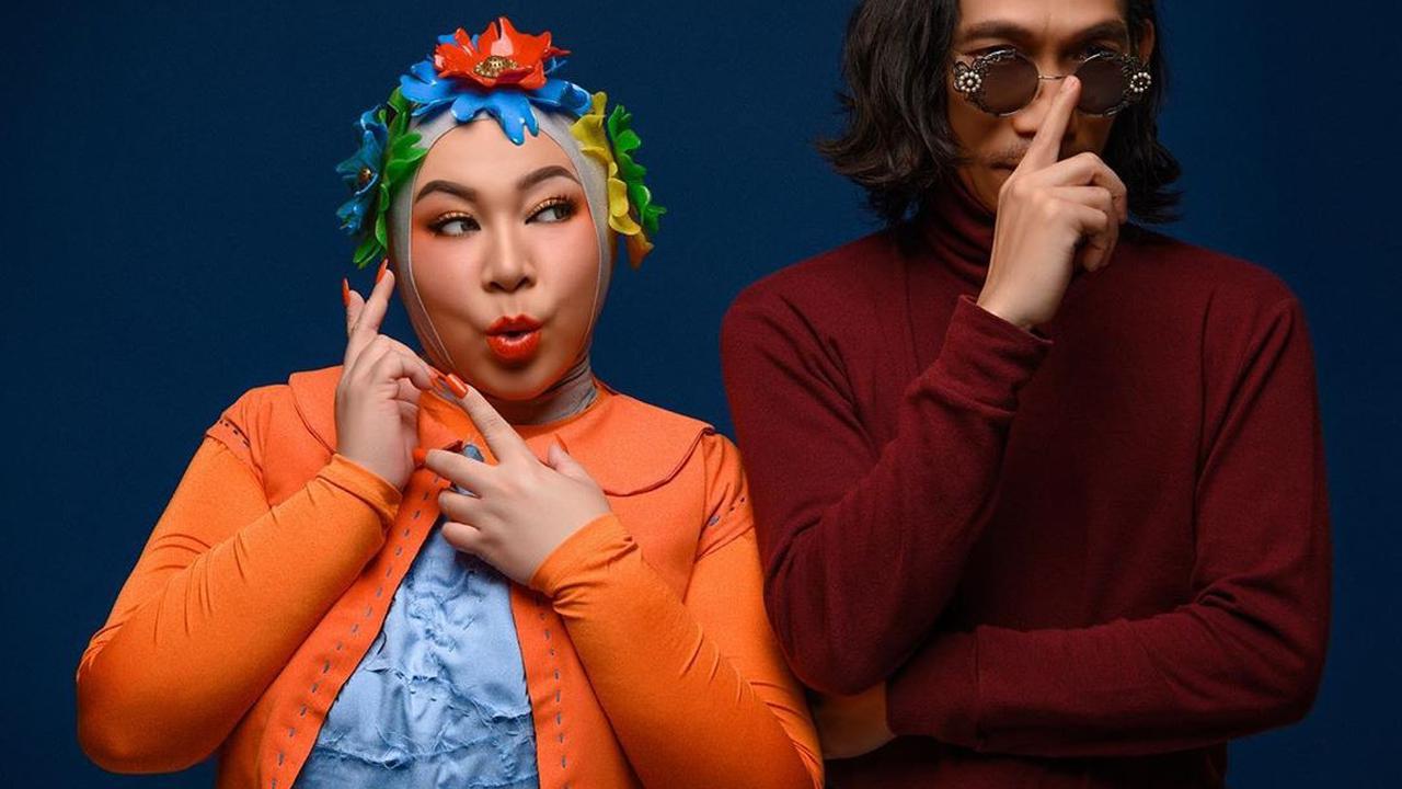 Anniversary Pernikahan Ke-25, Ini 7 Pemotretan Melly Goeslaw dan Anto Hoed