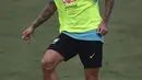Gelandang Brasil Philippe Coutinho mengambil bagian dalam sesi latihan di Granja Comary, Rio de Janeiro, Minggu (27/3/2022). Brasil akan menghadapi Bolivia dalam laga lanjutan Kualifikasi Piala Dunia 2022 zona Amerika Selatan pada Rabu, 30 Maret 2022 mendatang. (MAURO PIMENTEL/AFP)