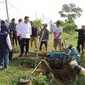 Wakil Menteri Pertanian (Wamentan) Sudaryono meninjau langsung pompa yang terpasang di Desa Sumbersari Kecamatan Ciparay.