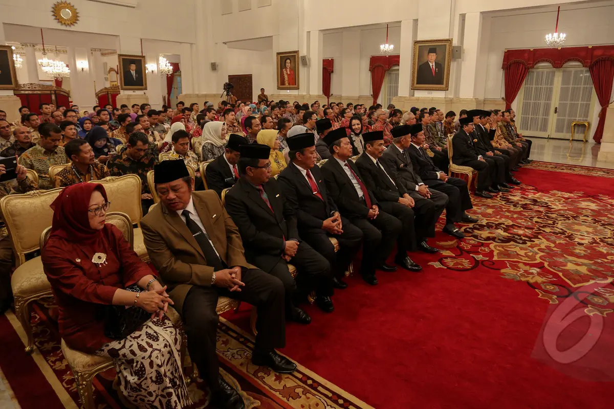 Jokowi Beri Penghargaan Kepada 23 Kepala Daerah Berprestasi