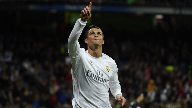 Video highlights La Liga antara Real Madrid melawan Sevilla yang berakhir dengan skor 4-0, Senin (21/3/2016) dini hari WIB. Trio BBC menggila dengan mencetak masing-masing satu gol.