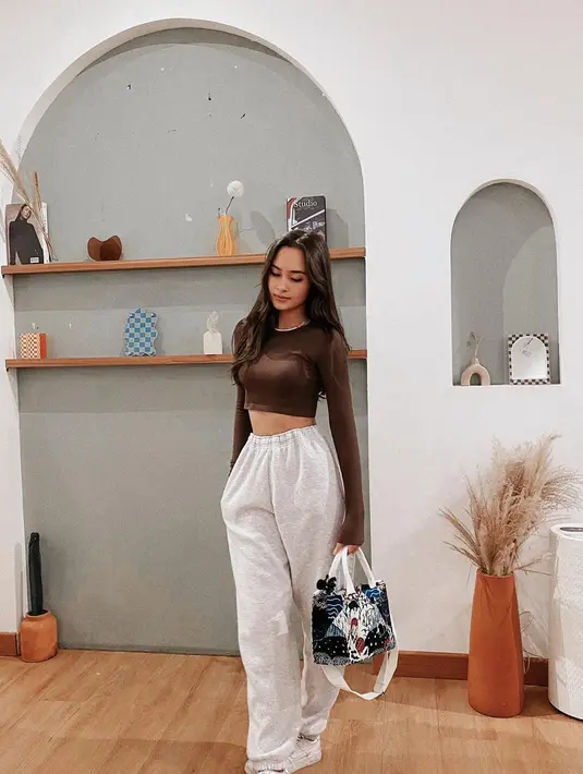 <p>Caitlin Halderman</p>