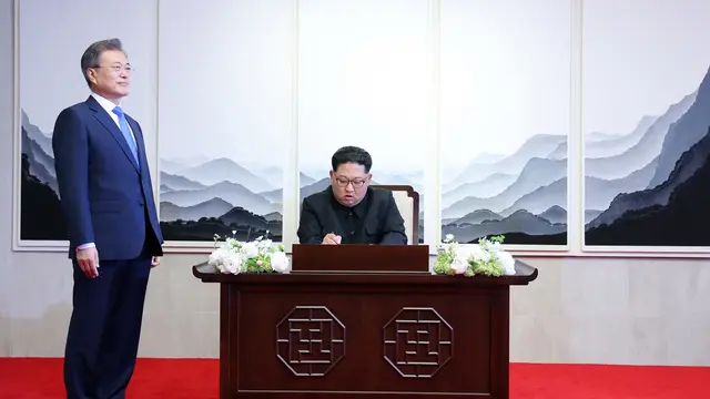 Suasana Hangat Pertemuan Kim Jong-un dan Moon Jae-in di Peace House