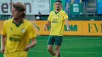 Justin Hubner bermain untuk Fortuna Sittard dalam laga uji coba melawan Bayer Leverkusen, Sabtu (2/8/2025). (Dok. Fortuna Sittard)