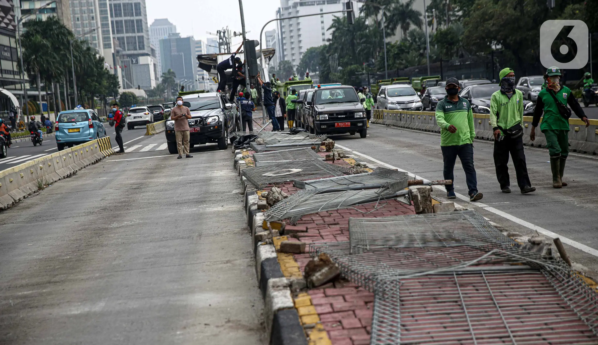 FOTO: Kerugian Kerusakan Fasilitas Umum di Jakarta Akibat Demo Ricuh ...