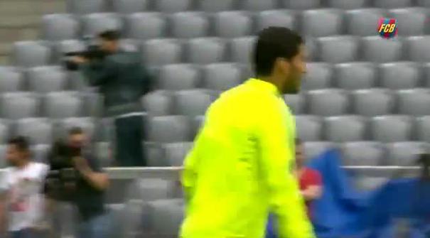 Suasana serius tapi santai mewarnai sesi latihan Barcelona di Allianz Arena, Muenchen, Jerman. Barcelona akan menghadapi tuan rumah Bayern Muenchen dalam pertandingan leg kedua semi final Liga Champions yang akan berlangsung Rabu (13/5) dini hari WIB...