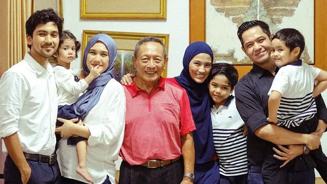 Beda Keyakinan , Ini 6 Potret Alyssa Soebandono dan Sang Kakak Bukaa Puasa Bersama
