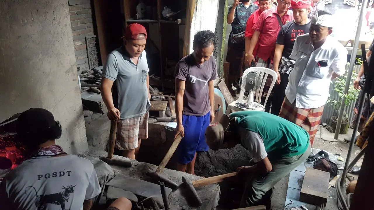 Turis-Turis Mendadak Lenyap dari Desa Pengrajin Gong Bali