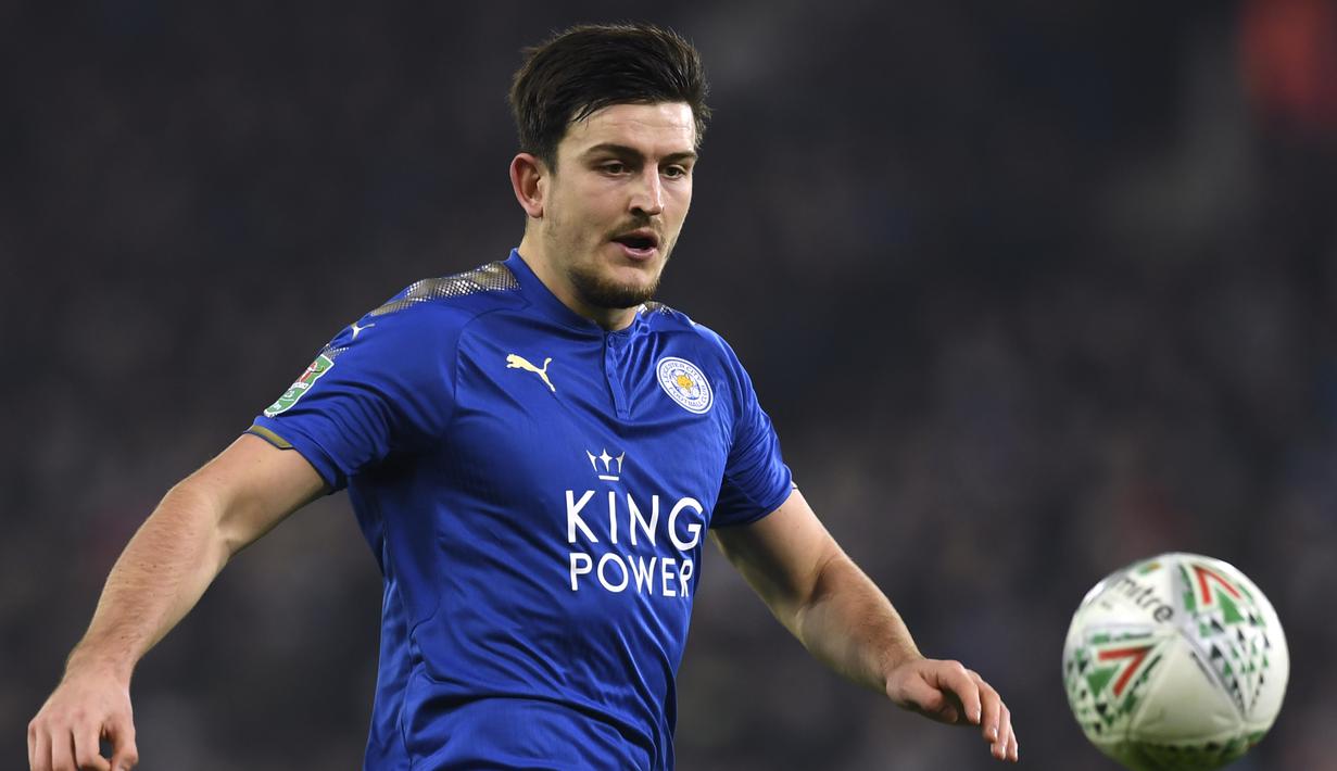 7. Harry Maguire – Rekrutan baru Manchester United yang juga berstatus bek termahal di dunia ini akan mengenakan nomor punggung lima. Nomor yang juga pernah dipakai bek legendaris Setan Merah yaitu Rio Ferdinand. (AFP/Paul Ellis)