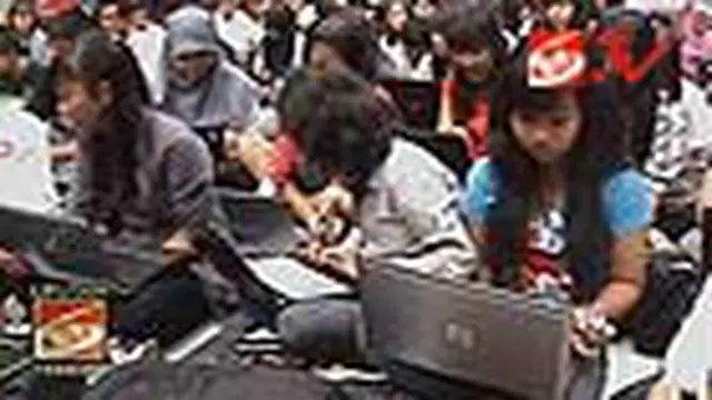 Warga Solo Ramai-ramai Akses Internet