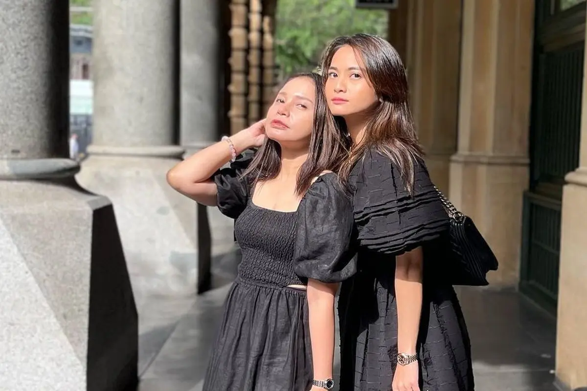 Gaya Rossa dan Acha Septriasa Kompak Pakai Dress Hitam saat di Sydney, Bak Saudara Kembar