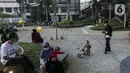 Anak-anak bermain di Taman Sambas Asri, Jakarta, Sabtu (18/6/2022). Menteri Pariwisata dan Ekonomi Kreatif Sandiaga Salahuddin Uno mendeklarasikan Taman Rekreasi Aman, Nyaman, dan Menyenangkan untuk memastikan keamanan dan keselamatan warga maupun wisatawan. (Liputan6.com/Johan Tallo)