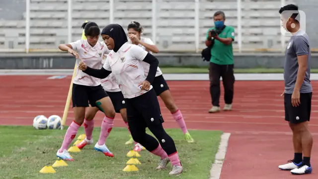 FOTO: Latih Tanding Timnas Putri Indonesia Jelang Berlaga di Piala Asia Wanita 2022