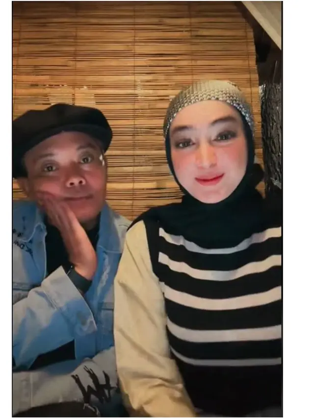 6 Potret Romantis Sule kepada Santyka Fauziah, Kirim Buket Bunga Besar ke Kantornya