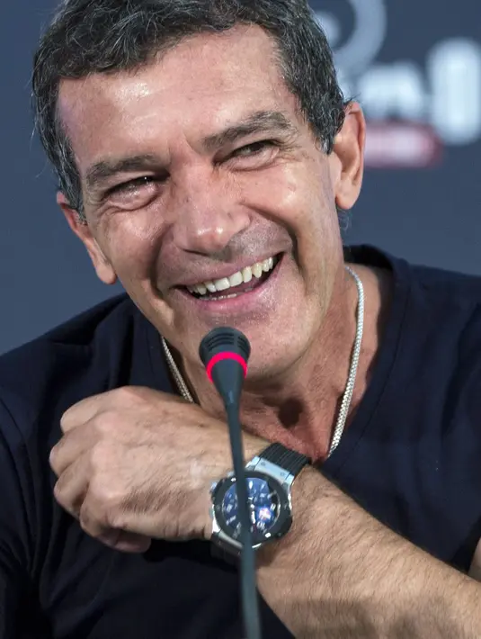 Antonio telah terdaftar di Central Saint Martins, sebuah sekolah fashion bergengsi di London yang juga merupakan alamamater Christopher Kane, Alexander Wang, dan John Galliano. (Bintang/EPA)