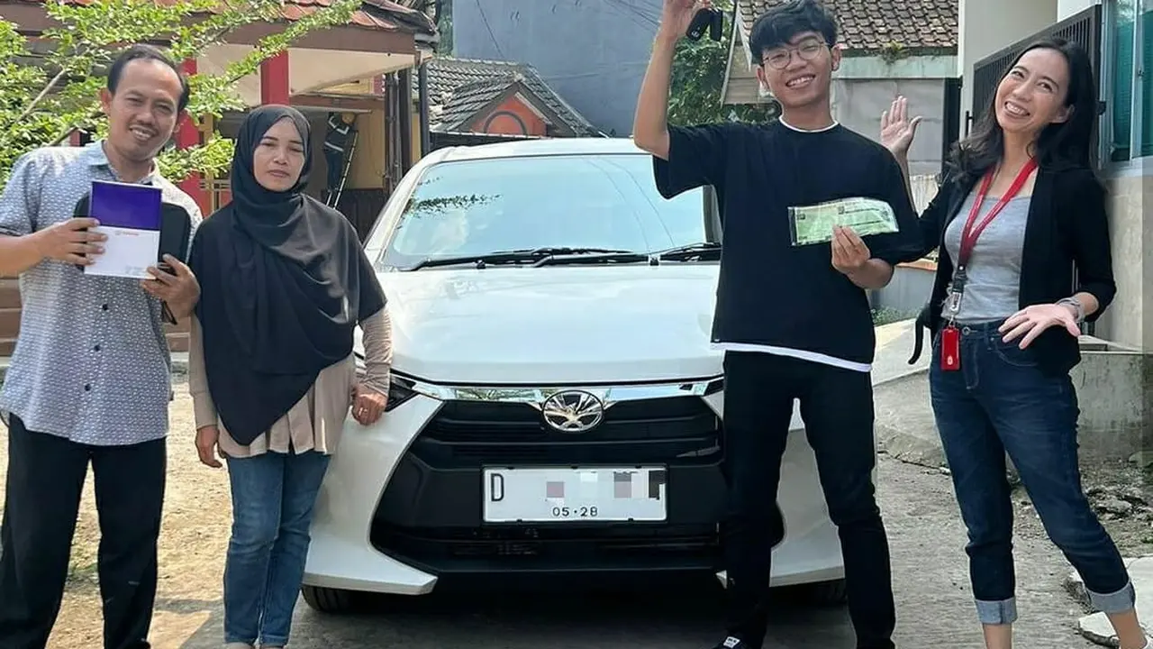 Febbry Bahagia Terima Mobil Agya Seharga Rp1 dari Flash Sale Rp1 Shopee