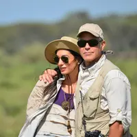 George dan Amal Clooney (via amalalamuddinstyle.files.wordpress.com)