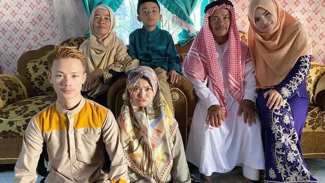 Potret Dinar Candy bersama adik laki-laki yang hilang setelah gempa Cianjur (Foto: Instagram tetenggiri)