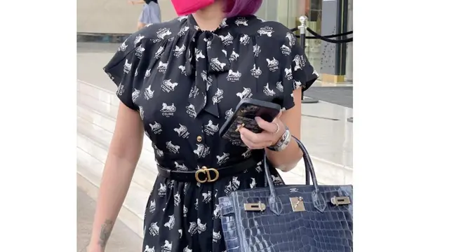 6 Potret Terbaru Nikita Mirzani dengan Rambut Ungu, Curi Perhatian