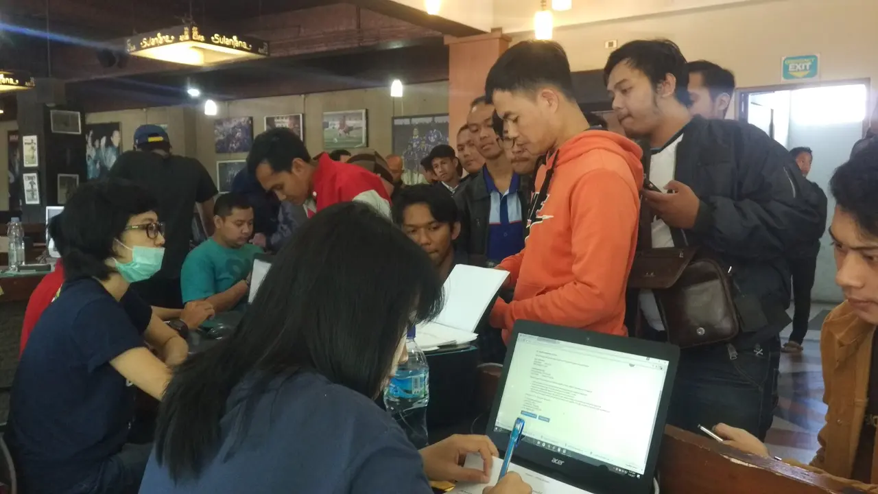 Bobotoh antre tiket